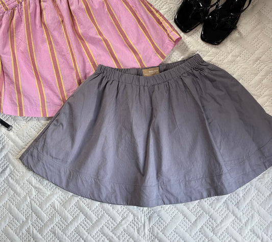 Grey mini skirt with pockets